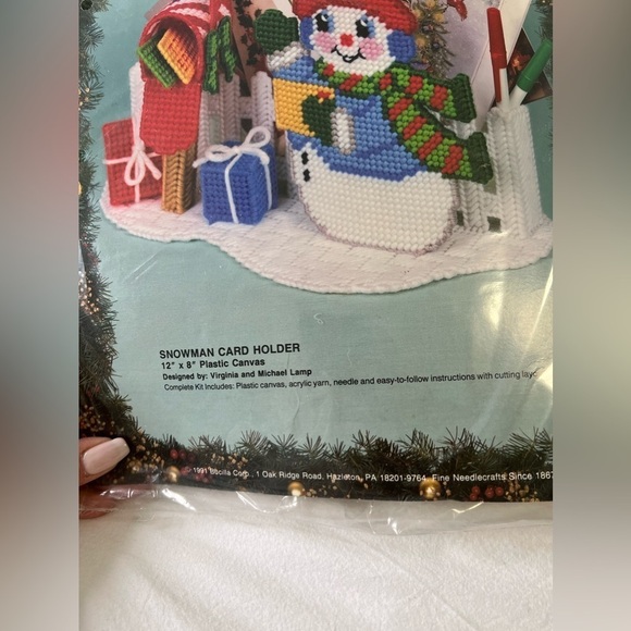 Vintage Leisure Arts Canvas Capers Santa Mobile New. - Picture 6 of 6